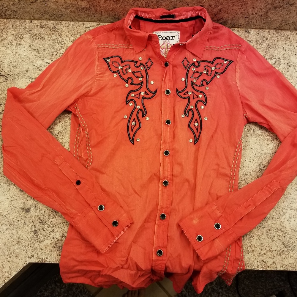 Roar Shirt (small) Pinkish/orangeish/reddish